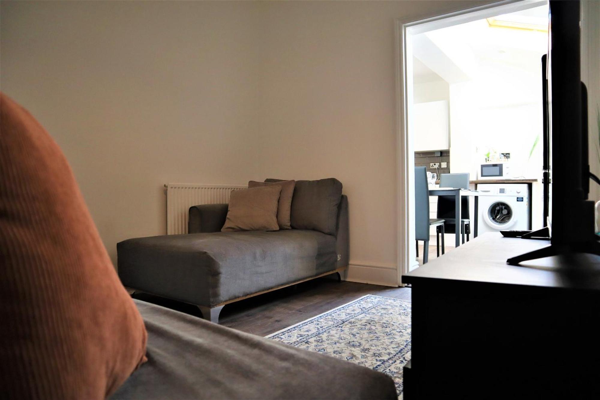 Victoria 4 Bedroom Serviced House Short Lets - Near Northampton Gen Hosp & Town Centre Dış mekan fotoğraf