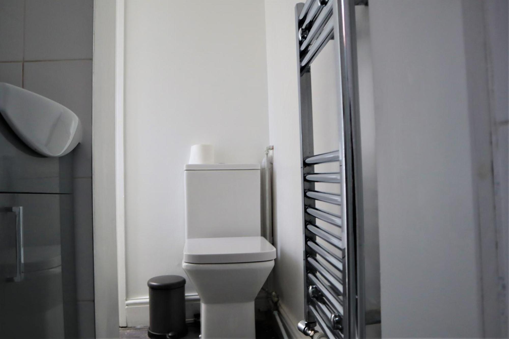 Victoria 4 Bedroom Serviced House Short Lets - Near Northampton Gen Hosp & Town Centre Dış mekan fotoğraf